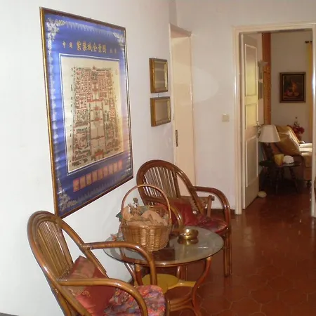 Flores Villa